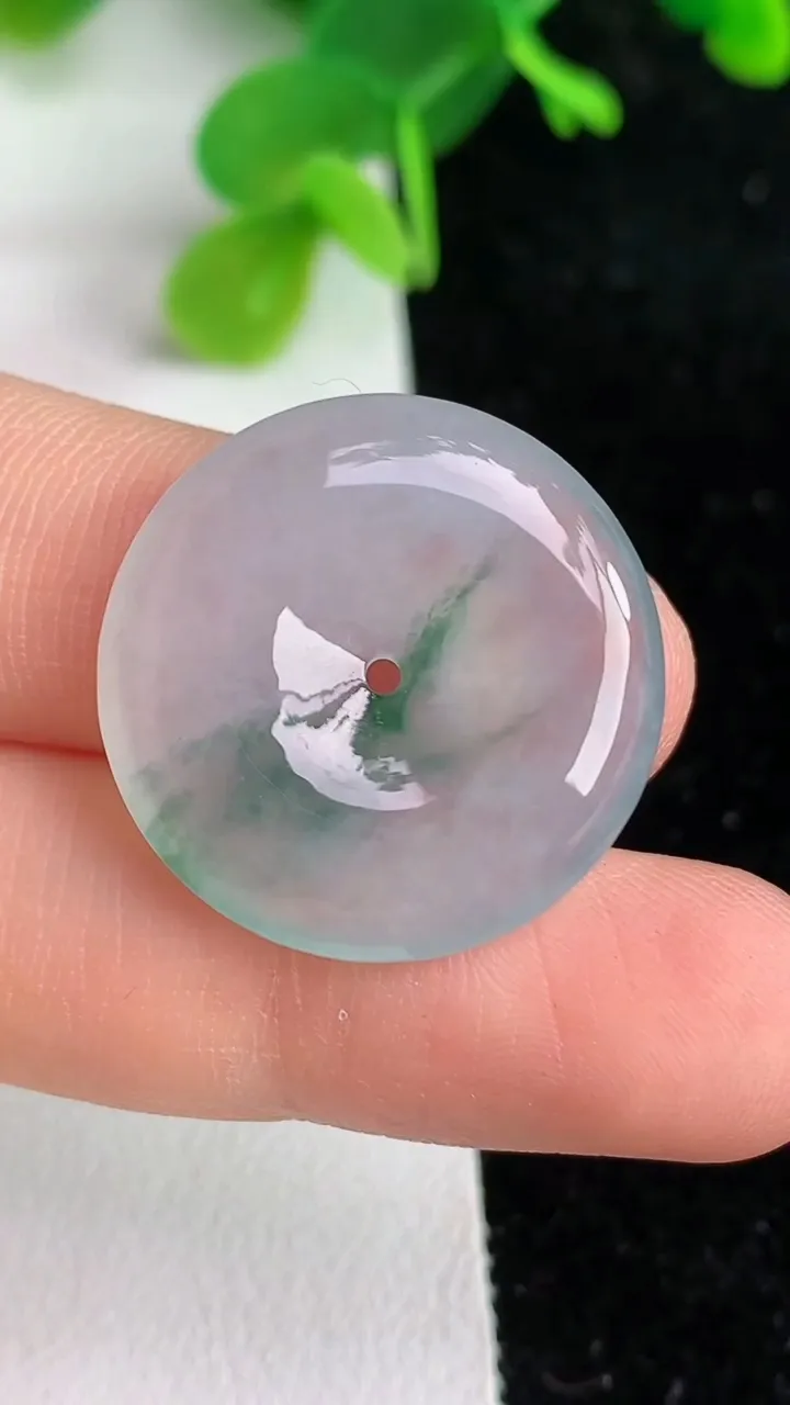 天然A货翡翠飘花平安扣吊坠，尺寸23-4.3，重量:4.91g
6月7日