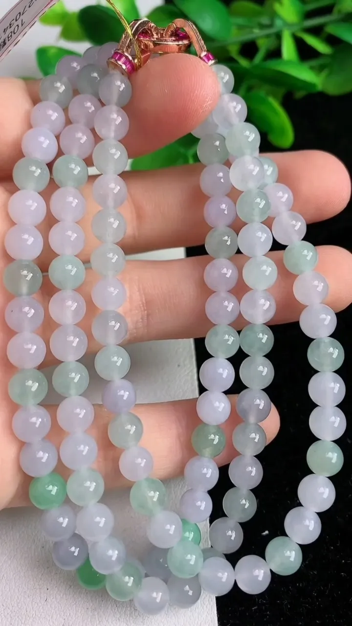 天然A货翡翠双彩圆珠项链，尺寸6-108颗，重量:41.87g
6月7日