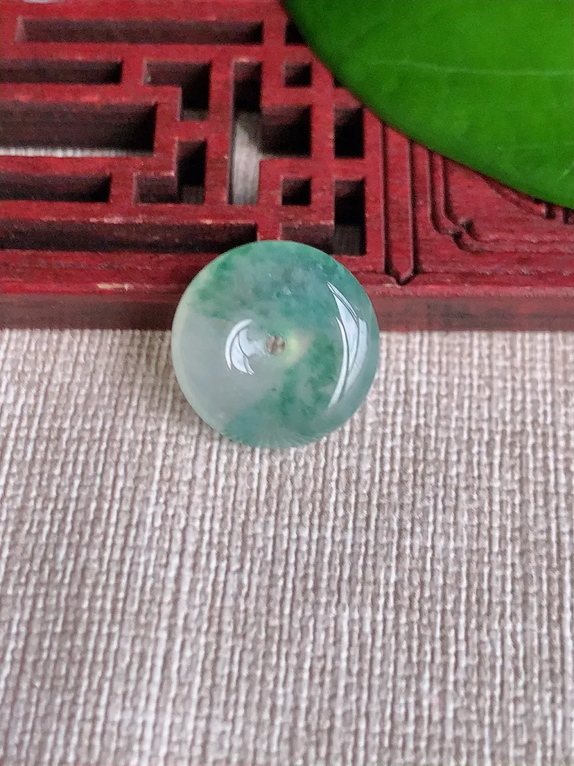 天然A货翡翠飘花平安扣吊坠尺寸15.7×5.4m量2.90g 0606