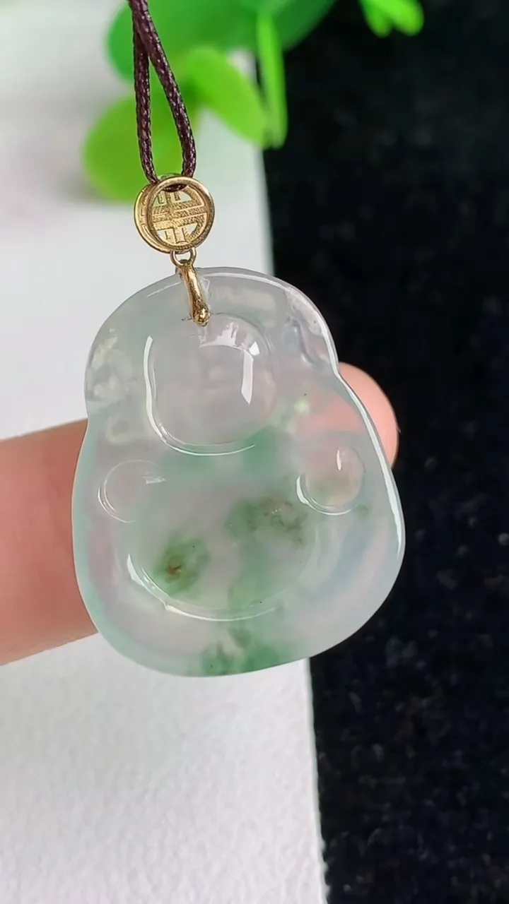 天然A货翡翠k金飘花财神爷吊坠，尺寸23.3-19.2-5.2，重量:4.10g
6月7日