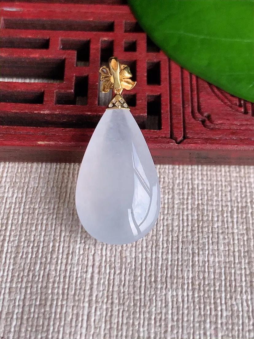 天然A货翡翠18K白月光水滴吊坠尺寸31.2×23.4×13.5×8m量4.25g 0606