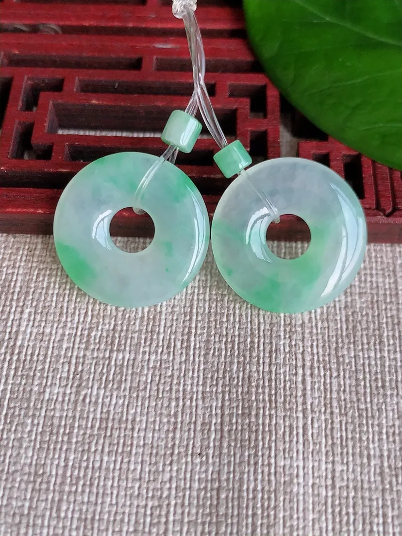 天然A货翡翠飘绿平安环吊坠一对尺寸20.5×3m量6.12g 0606