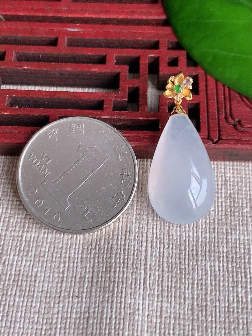 天然A货翡翠18K白月光水滴吊坠尺寸31.2×23.4×13.5×8m量4.25g 0606
