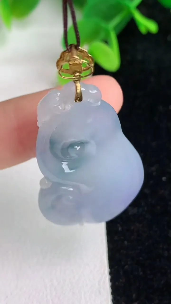 天然A货翡翠k金紫罗兰飘花如意吊坠，尺寸37.3-22-7，重量:9.22g
6月7日