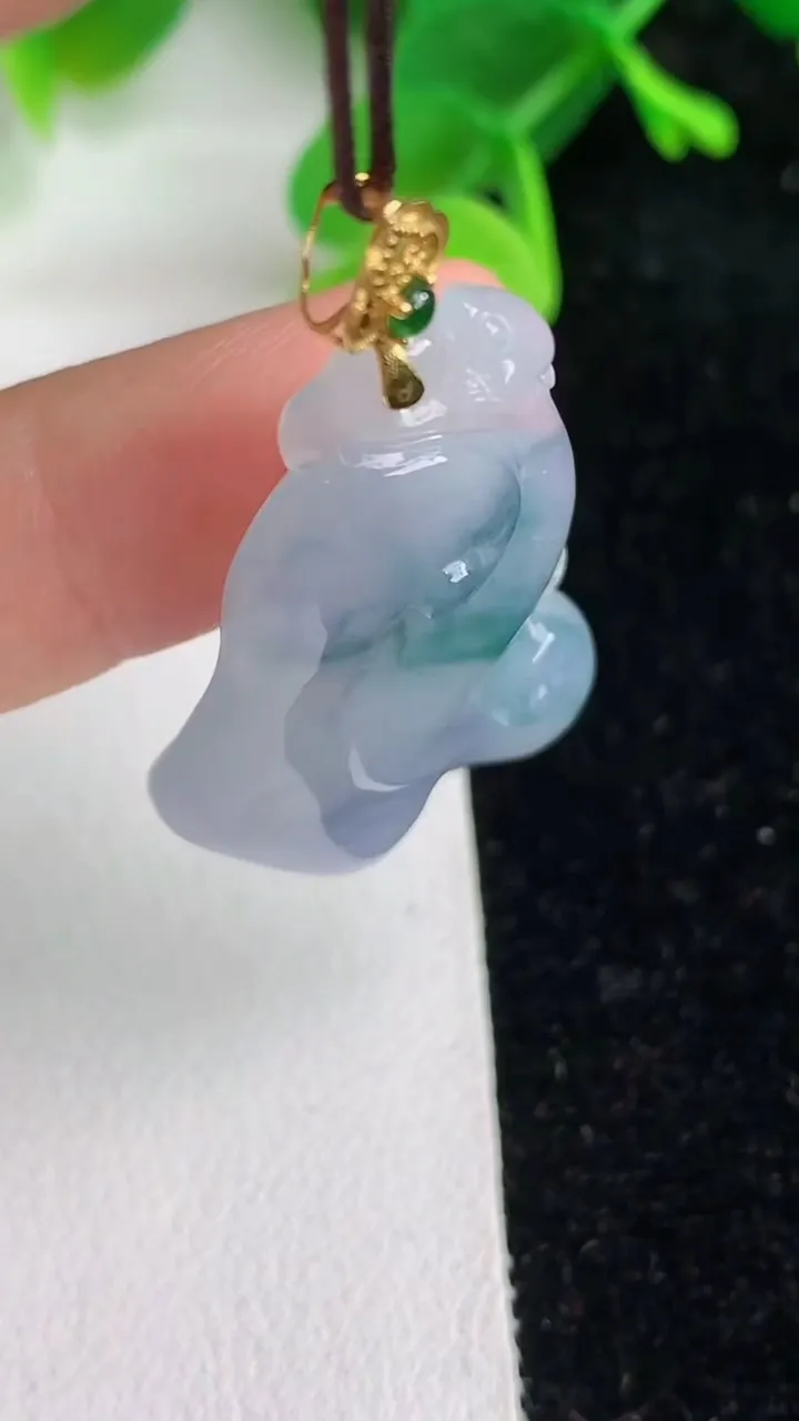 天然A货翡翠k金紫罗兰飘花如意吊坠，尺寸37.3-22-7，重量:9.22g
6月7日