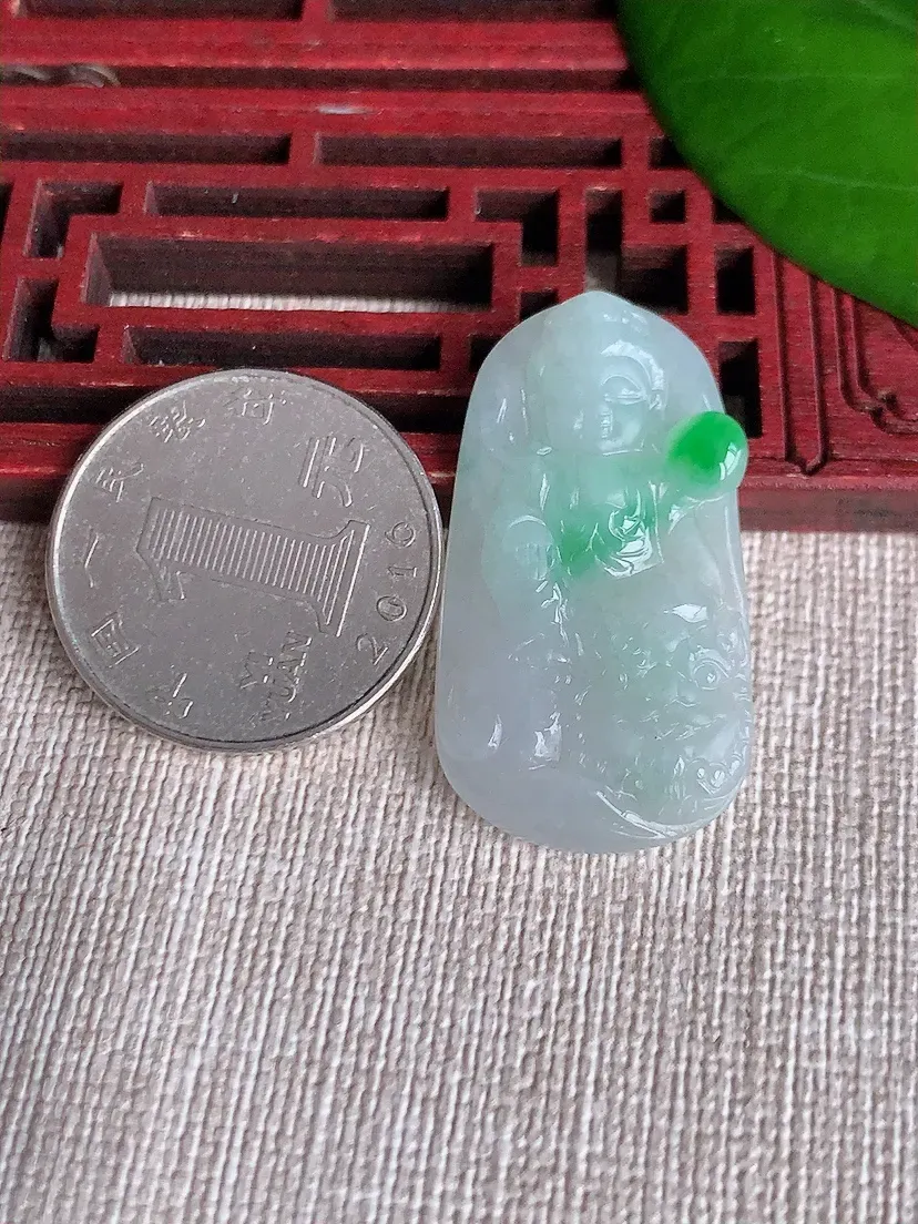 天然A货翡翠飘阳绿文殊菩萨吊坠尺寸35.3×19×5.5m量7.38g 0606
