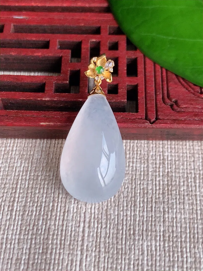 天然A货翡翠18K白月光水滴吊坠尺寸31.2×23.4×13.5×8m量4.25g 0606