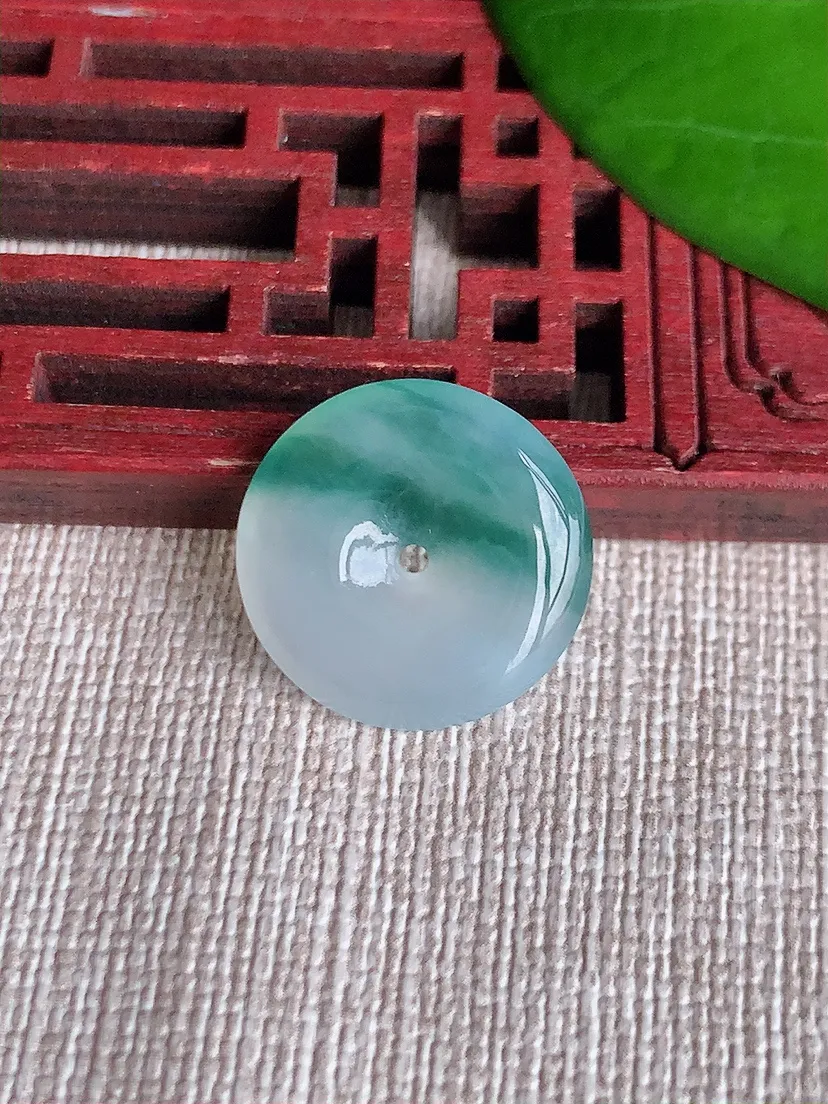 天然A货翡翠飘花平安扣吊坠 尺寸17×3.8m量2.58g 0606