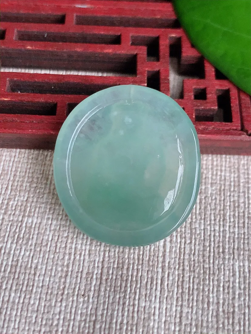 天然A货翡翠晴水大日如来吊坠尺寸28×25.5×5m量6.85g 0606