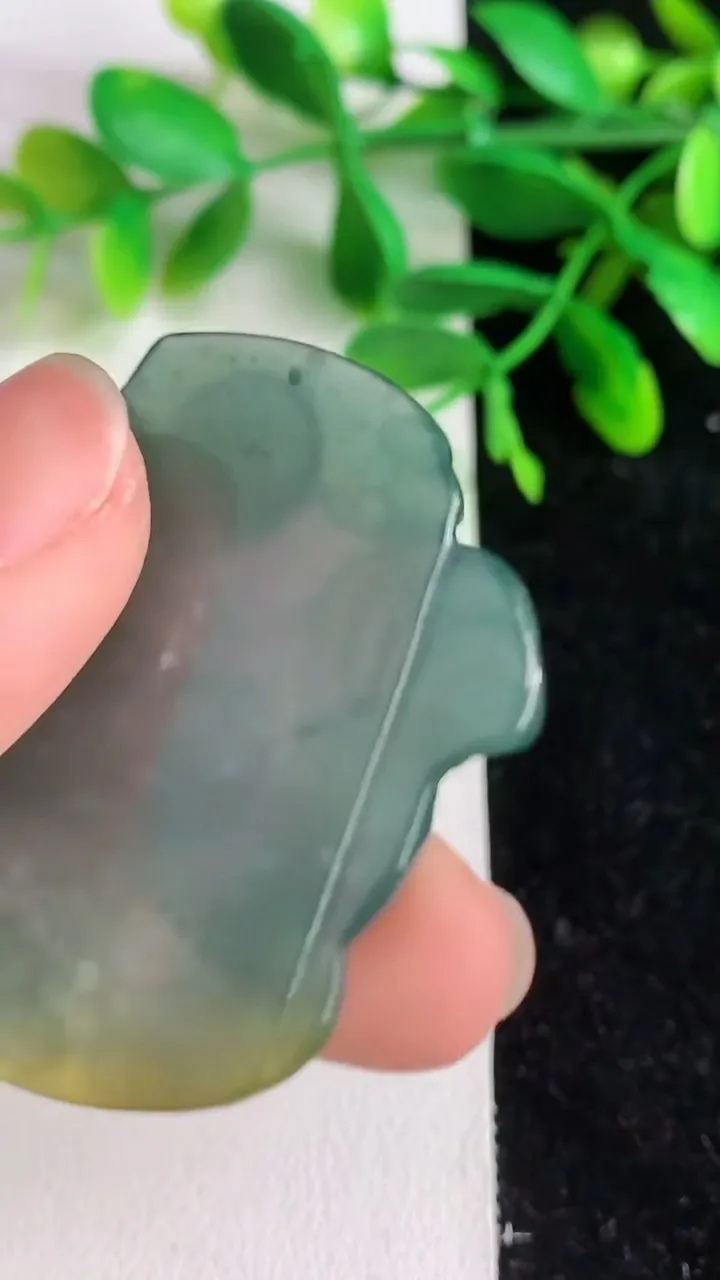 天然A货翡翠蓝水双彩大展宏图吊坠，尺寸 44.8-43-4.6，重: 16.55g
6月7日