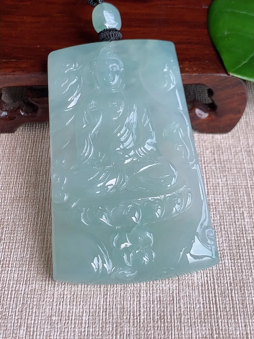 天然A货翡翠晴水大日如来吊坠尺寸70×43.2×8m量60.75g 0606