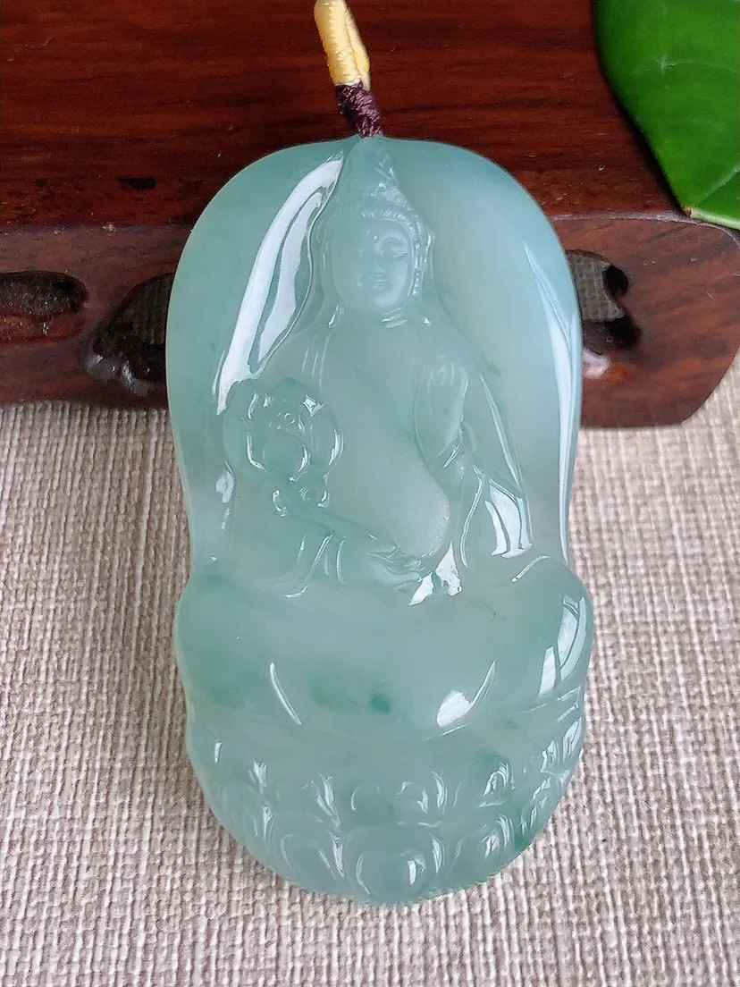 天然A货翡翠飘花大势至菩萨吊坠尺寸57.5×31×5m量23.88g 0606