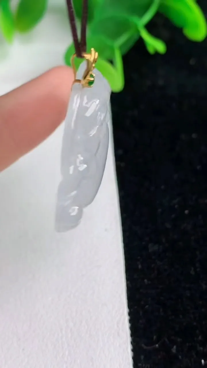 天然A货翡翠k金飘花佛公吊坠，尺寸29-33.4-6，重量:8.61g
6月7日