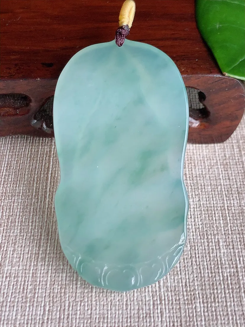 天然A货翡翠飘花大势至菩萨吊坠尺寸57.5×31×5m量23.88g 0606