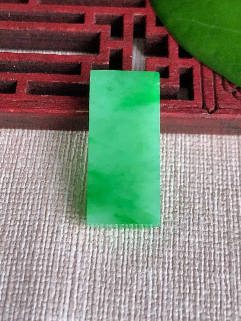 天然A货翡翠满绿无事件尺寸26.8×11.8×4.6m量4.60g 0606