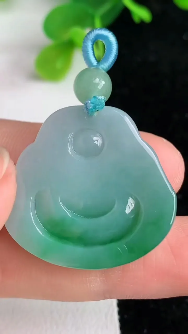 天然A货翡翠佛公吊坠，尺寸27.2-28.5-5.6，重量:7.89g
6月7日