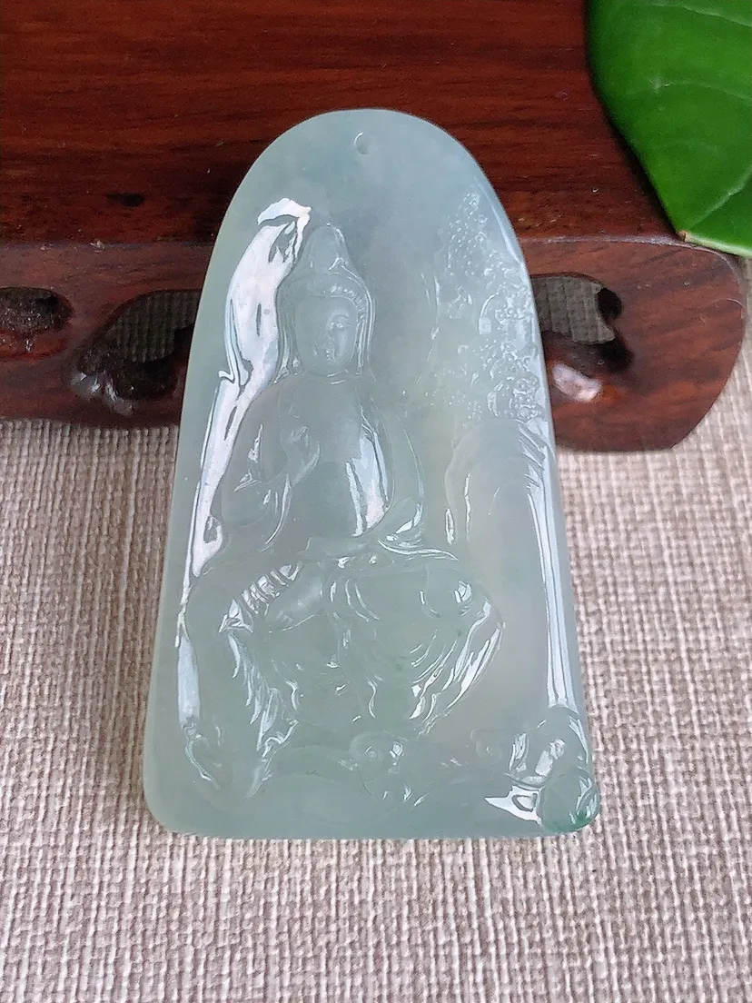 天然A货翡翠飘花自在观音吊坠尺寸54.3×32.6×5.5m量23.87g 0606