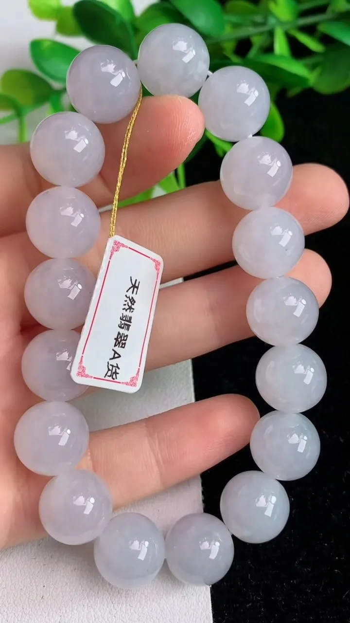 天然A货翡翠圆珠手串，尺寸12-17颗，重量:54.71g6月7日
工厂直销收藏佳品,种好水足，色泽均匀，有种有色，上手高大气！