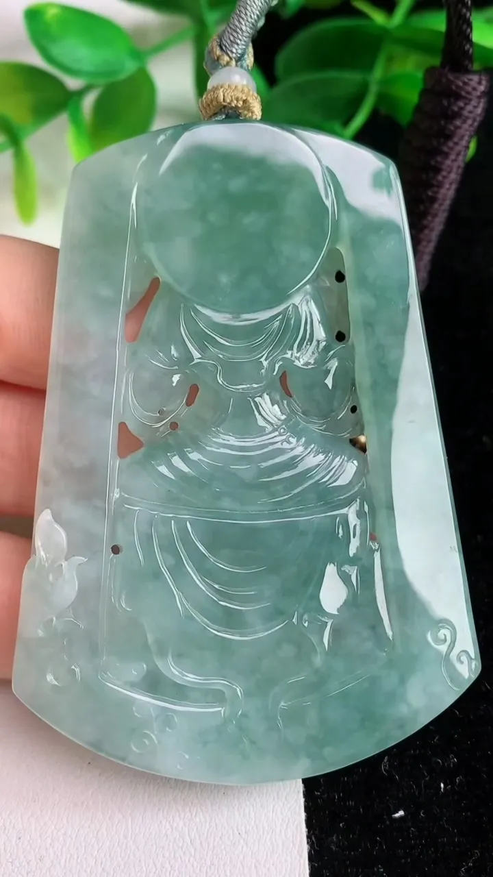 天然A货翡翠虚空藏观音菩萨吊坠，尺寸70.4-50-6，重量:43.88g
6月7日