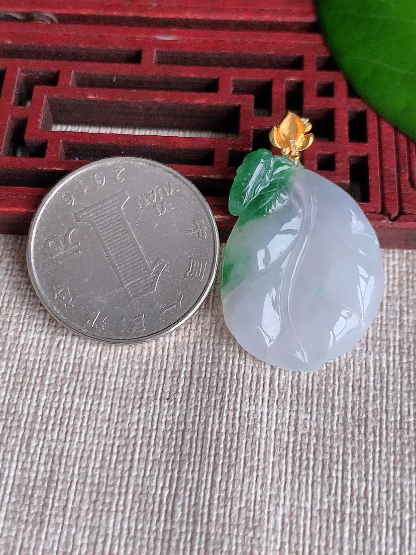 天然A货翡翠18K金扣头飘花一夜成名吊坠尺寸33.7×28.5×20.8×4.4m量4.84g 0606