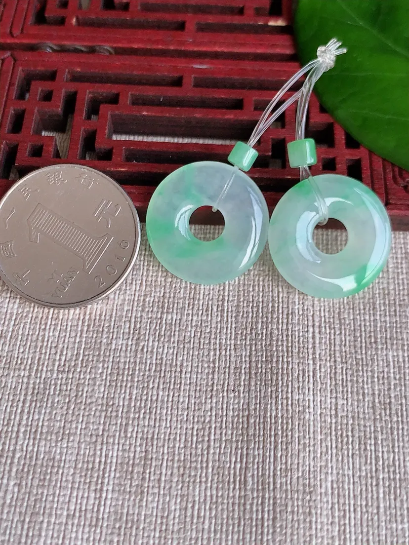 天然A货翡翠飘绿平安环吊坠一对尺寸20.5×3m量6.12g 0606