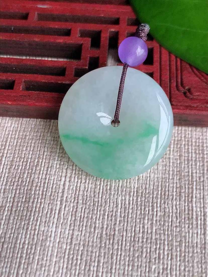 天然A货翡翠飘绿平安扣吊坠尺寸25×6m量9.18g 0606
