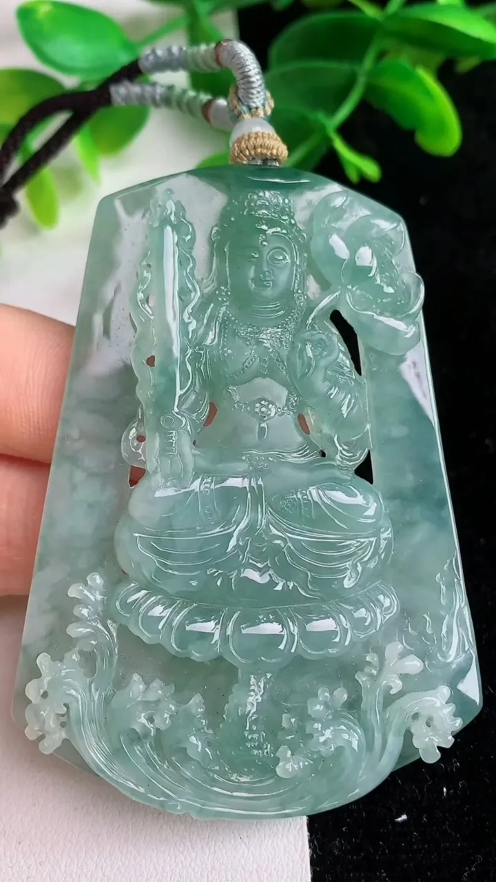 天然A货翡翠虚空藏观音菩萨吊坠，尺寸70.4-50-6，重量:43.88g
6月7日