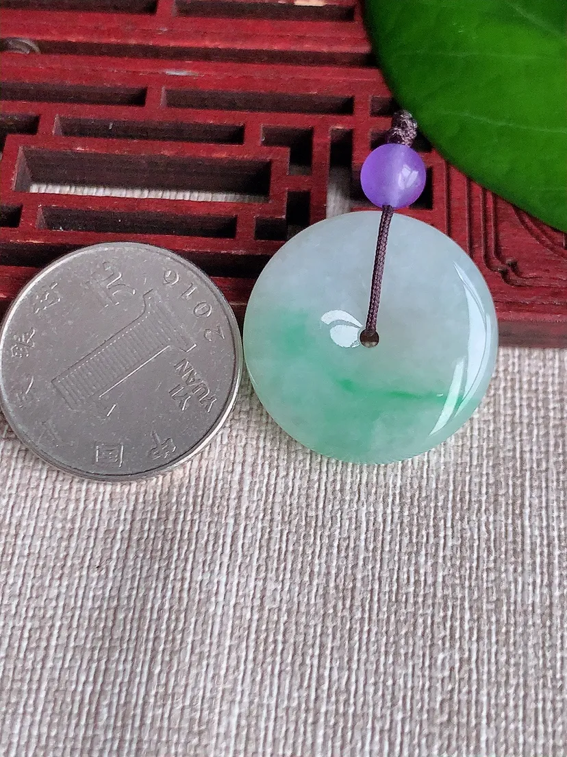 天然A货翡翠飘绿平安扣吊坠尺寸25×6m量9.18g 0606