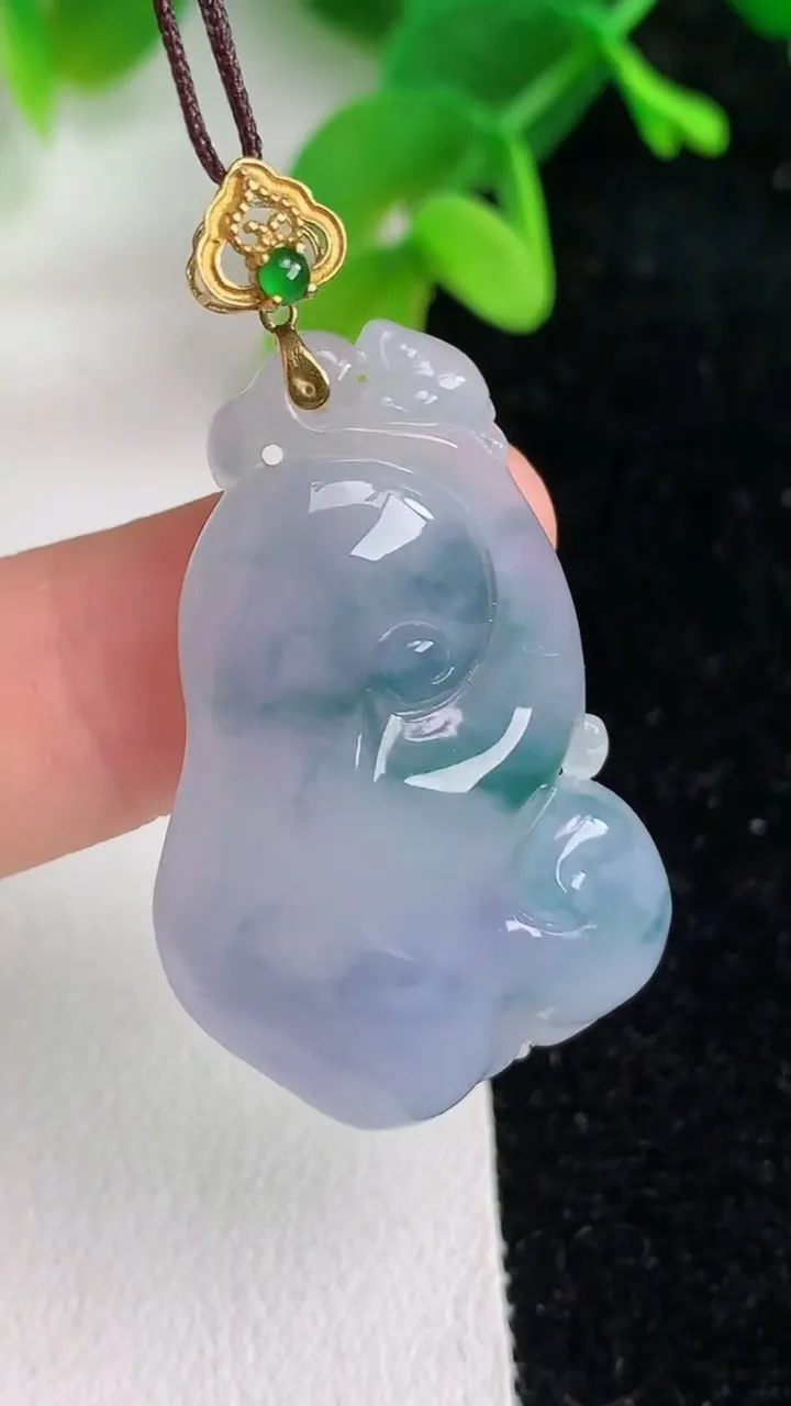 天然A货翡翠k金紫罗兰飘花如意吊坠，尺寸37.3-22-7，重量:9.22g
6月7日