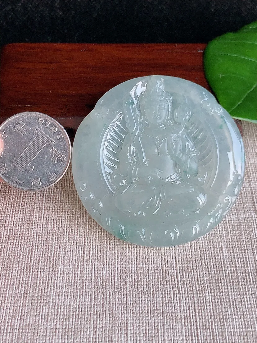 天然A货翡翠飘花虚空藏菩萨吊坠尺寸53.5×5.4m量33.00g 0606