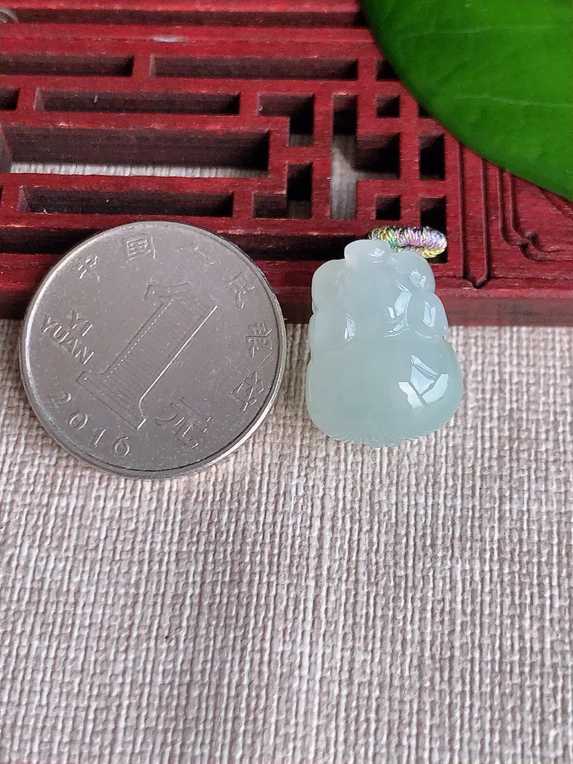 天然A货翡翠立体生肖猪福猪吊坠尺寸18.3×14.2×10.4m量5.73g 0606
