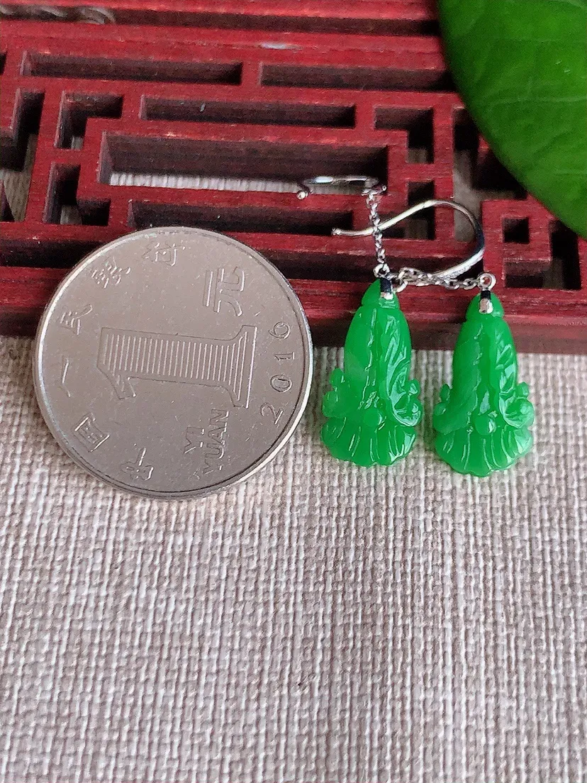 天然A货翡翠18K金镶嵌满绿白菜耳坠尺寸16.7×8.6×3.5mm 重量1.95g 0606