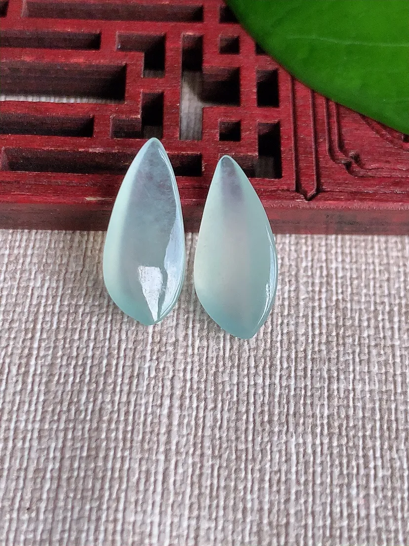 天然A货翡翠晴水随件一手尺寸19.4×8.2×8.5m量2.20g 0606