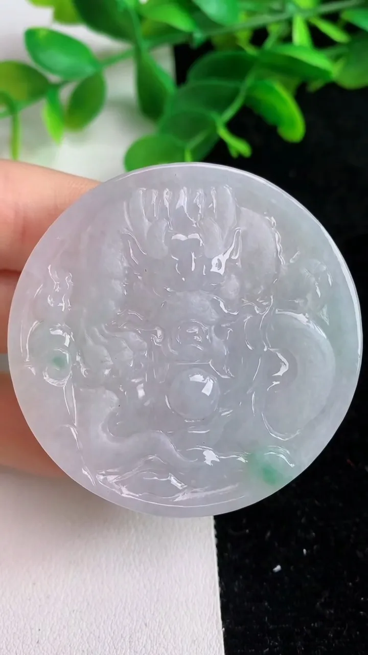 天然A货翡翠千手观音吊坠，尺寸52-11.5，重量:51.53g
6月7日