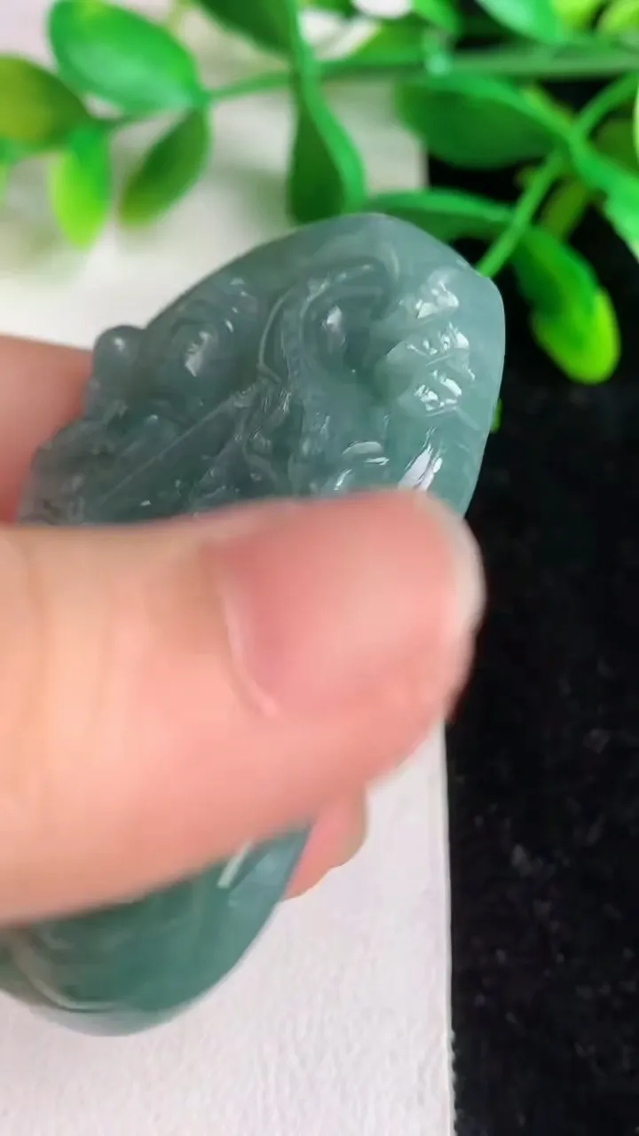 天然A货翡翠虚空藏菩萨菩萨，尺寸58.3-37.8-8.5，重:36.26g
6月7日