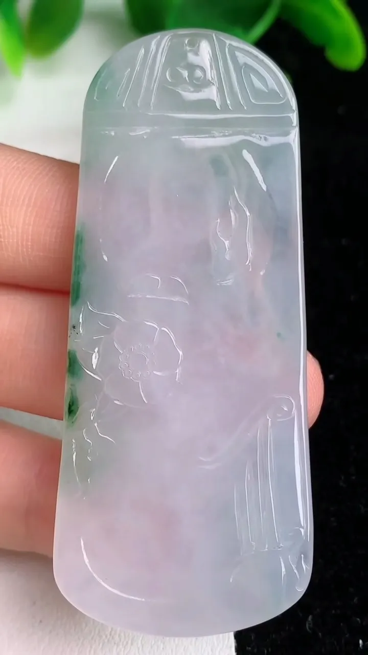 天然A货翡翠飘花观音菩萨吊坠，尺寸66.5-28-5，重量:22.80g
6月7日