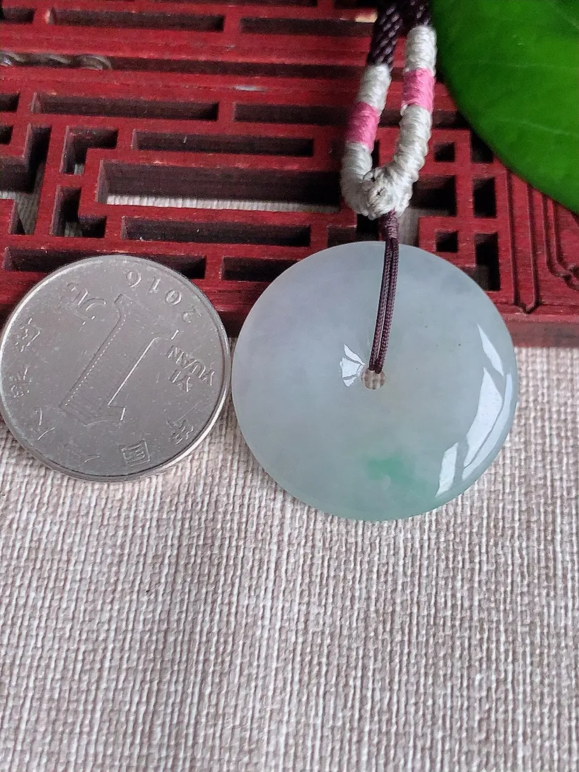 天然A货翡翠飘绿平安扣吊坠 尺寸29.5×5m量13.90g 0606