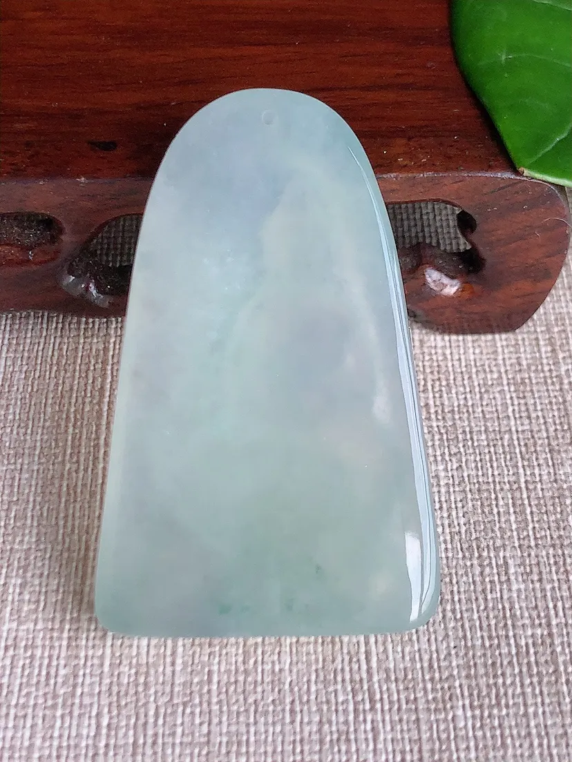 天然A货翡翠飘花自在观音吊坠尺寸54.3×32.6×5.5m量23.87g 0606