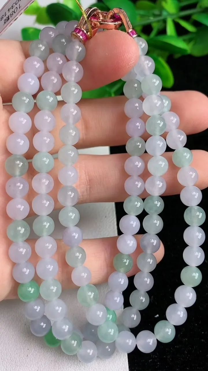 天然A货翡翠双彩圆珠项链，尺寸6-108颗，重量:41.87g
6月7日
