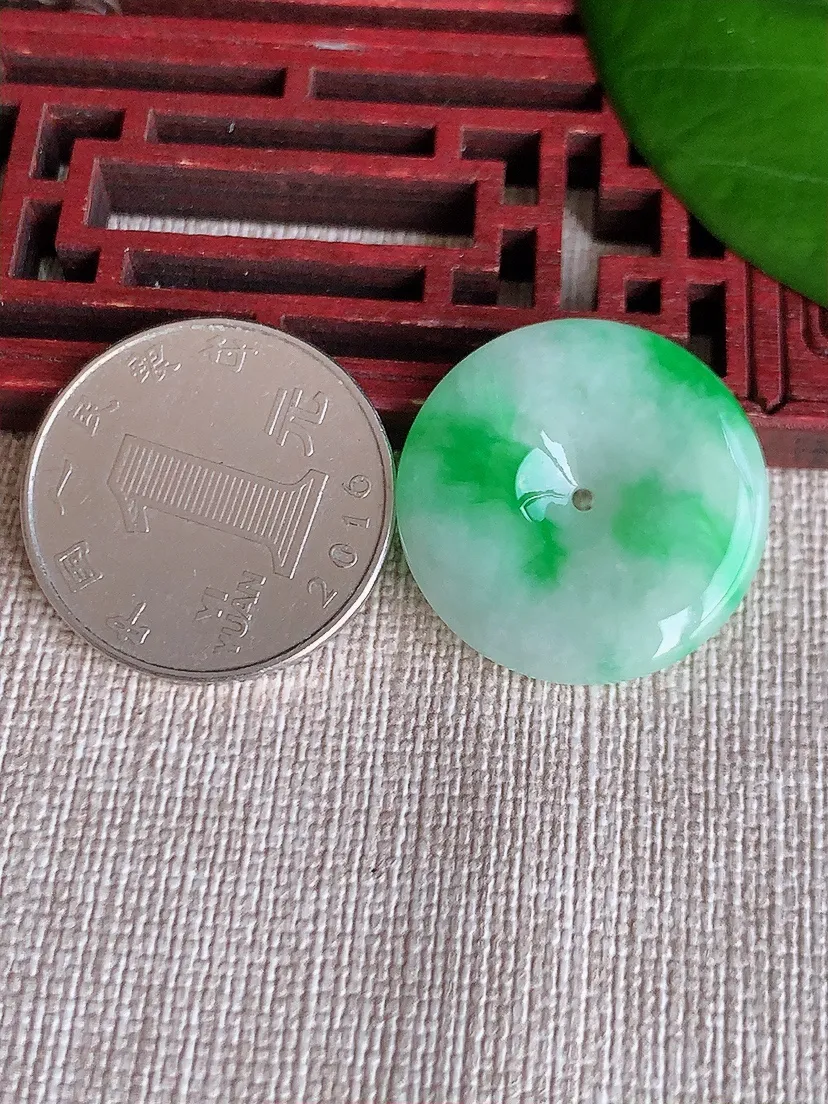 天然A货翡翠飘阳绿平安扣吊坠尺寸24×4m量5.80g 0606