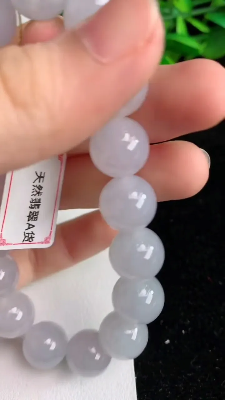 天然A货翡翠圆珠手串，尺寸12-17颗，重量:54.71g6月7日
工厂直销收藏佳品,种好水足，色泽均匀，有种有色，上手高大气！