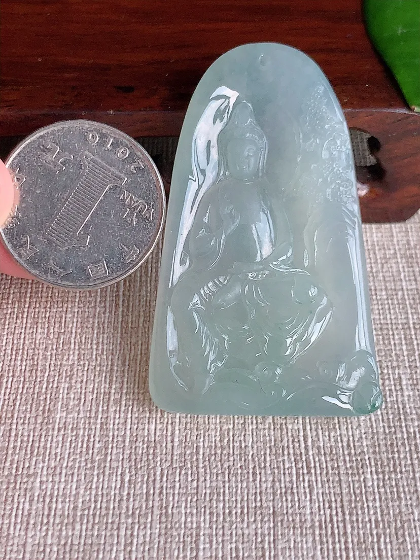 天然A货翡翠飘花自在观音吊坠尺寸54.3×32.6×5.5m量23.87g 0606
