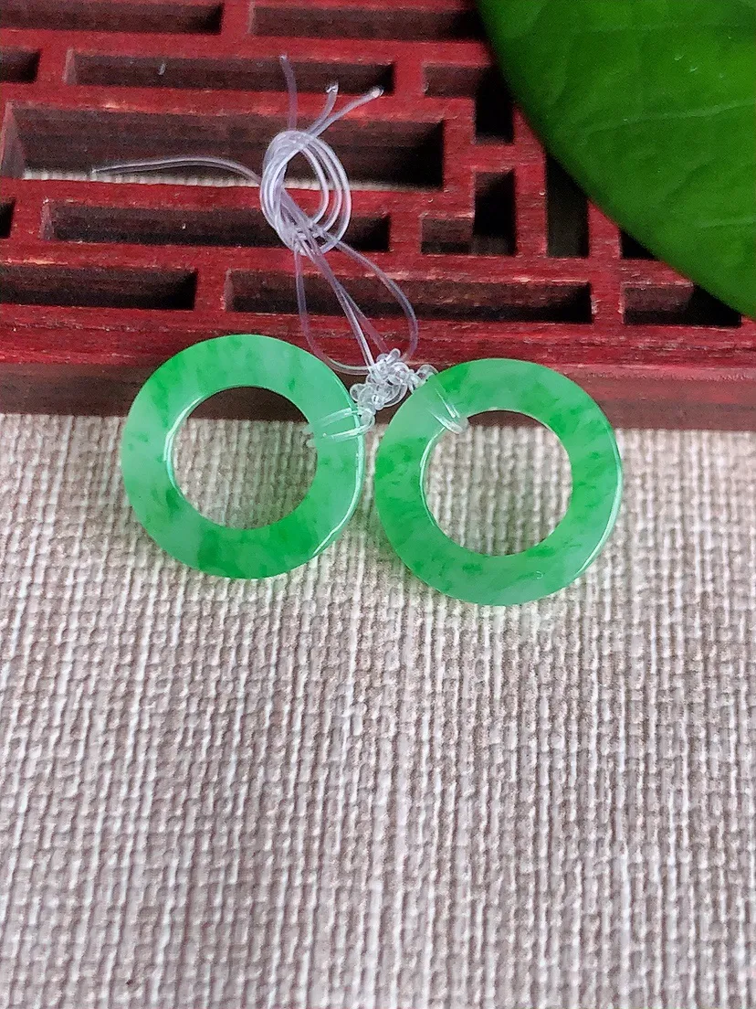 天然A货翡翠飘绿平安环吊坠一对尺寸13.7×2m量1.50g 0606