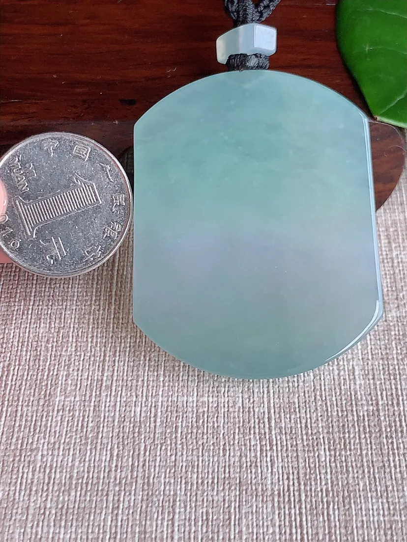 天然A货翡翠晴水无事牌吊坠尺寸52.3×41.6×5m量38.20g 0606