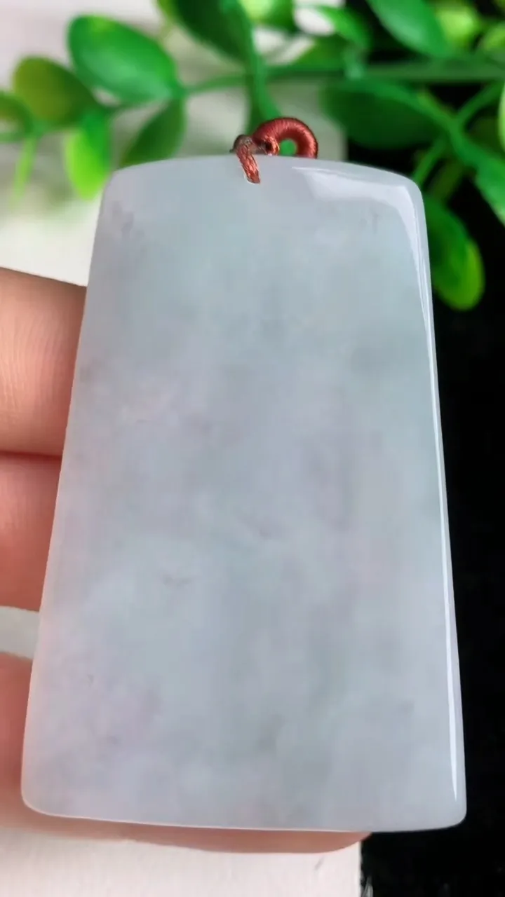 天然A货翡翠虚空藏观音菩萨吊坠 ，尺寸57-37.8-5.5，重量:26.55g
6月8日
