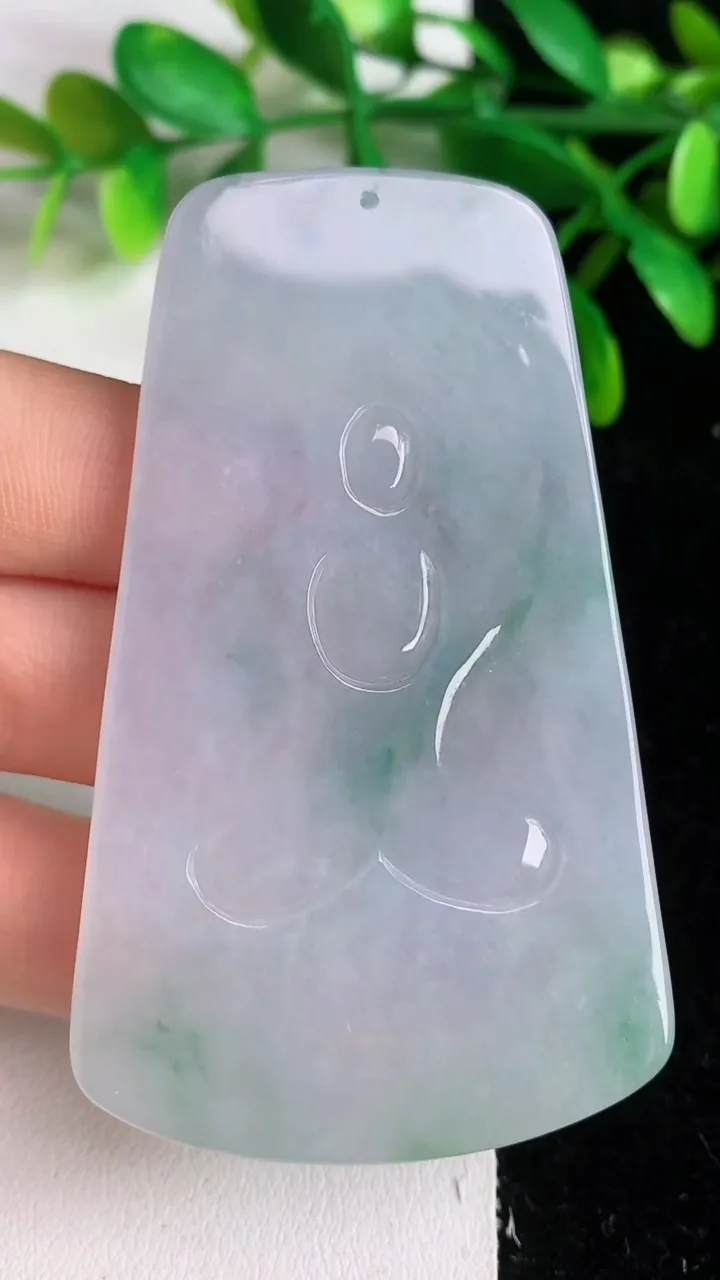 天然A货翡翠飘花虚空藏观音菩萨吊坠 ，尺寸70.6-42.8-4.6，重量:33.04g
6月8日