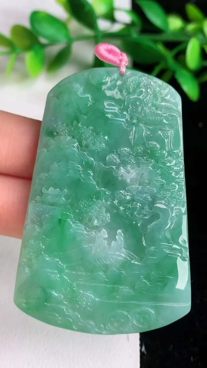 天然A货翡翠山水牌吊坠 ，尺寸63-41.3-5，重量:31.08g
6月8日