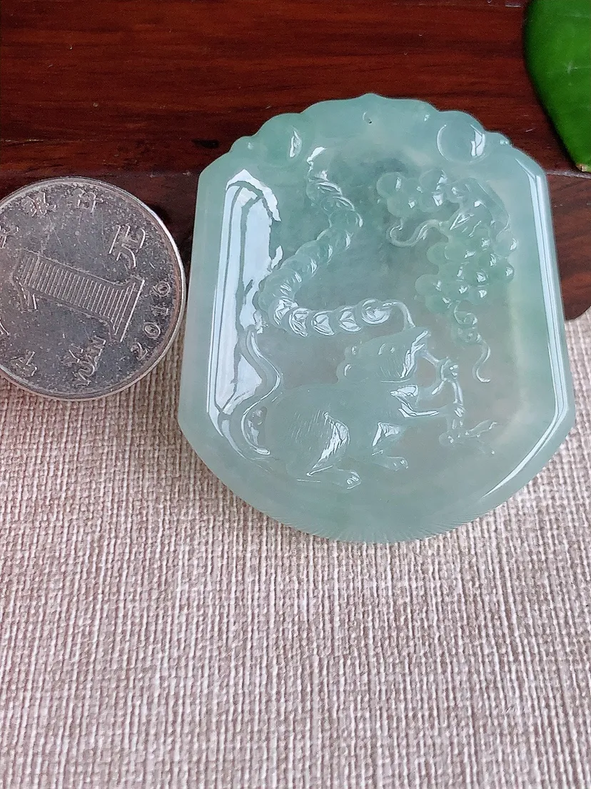 天然A货翡翠晴水生肖鼠吊坠尺寸50×43.7×5.6m量25.95g 0608