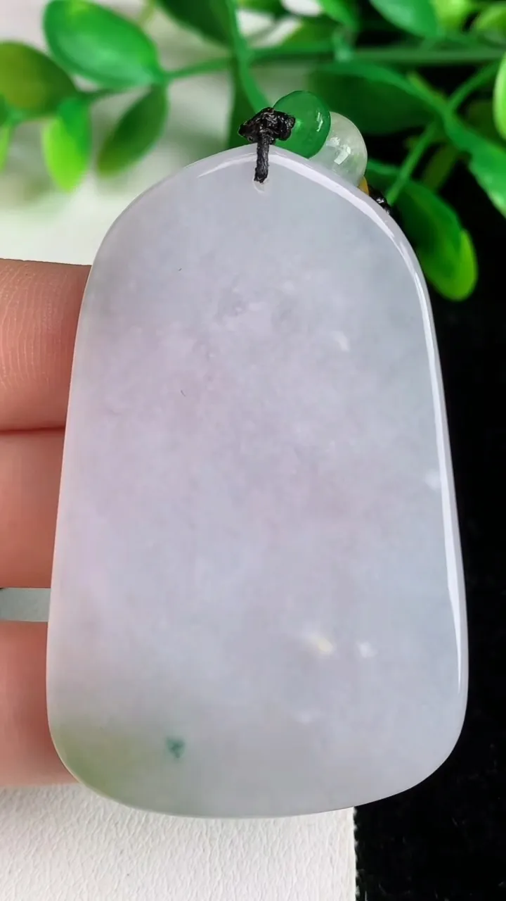 天然A货翡翠大日如来吊坠，尺寸60-30-7，重:31.10g
6月8日