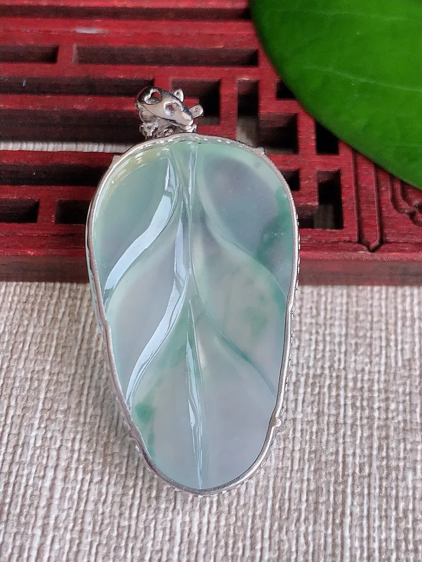 天然A货翡翠18K飘花叶子金枝玉叶吊坠尺寸43.8×35.5×20.8×5.8m量7.50g 060